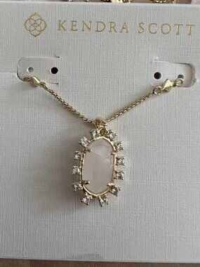 Kendra Scott necklace